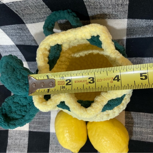Fresh lemony goodness is this hand knit, super soft, lemon, design purse / pouch - Picture 9 of 13